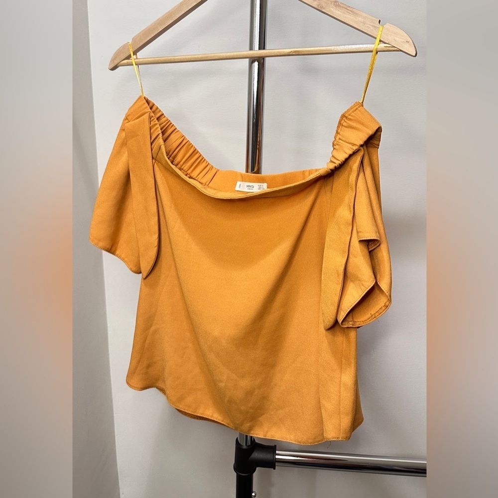 Mango MNG Casual Off Shoulder Blouse Womens US 4 Mustard Flutter Sleeve Top